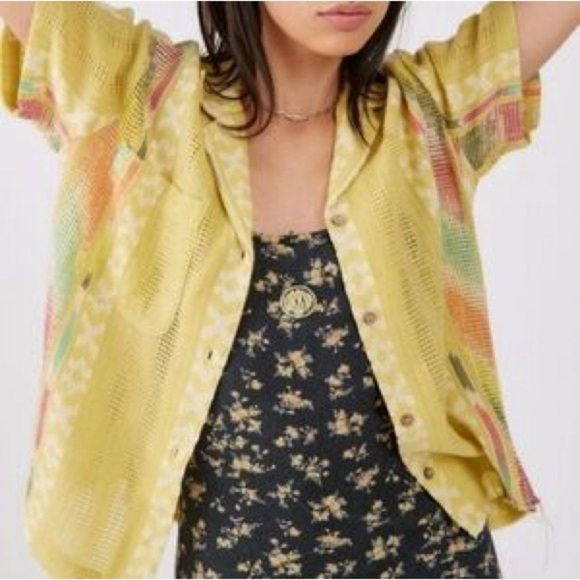 Urban Outfitters Women Skater Top‎ Small Yellow Festival Button Front Camp Knit - Picture 1 of 12